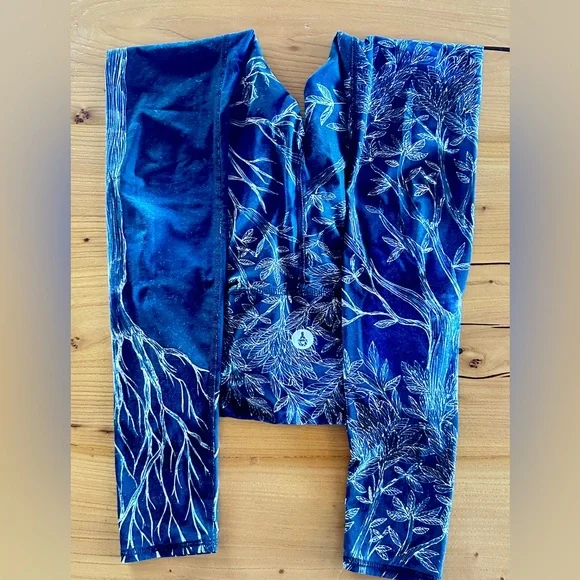 Yoga Democracy Root to Rise Leggings - Picture 7 of 7